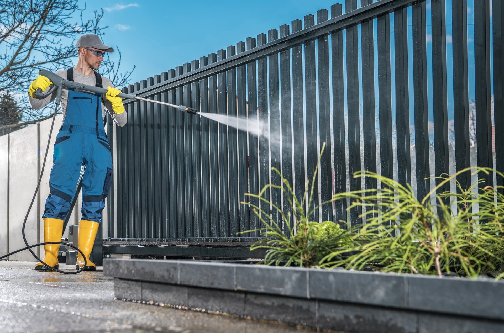 Restore the Life of Your Fencing detail photo by Loudoun Decks