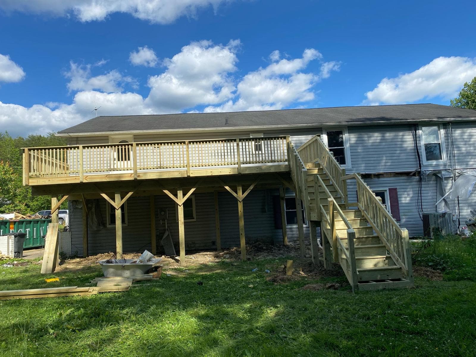 Professional Front Porch Design & Build in Northern Virginia โ Loudoun Decks project in Northern Virginia