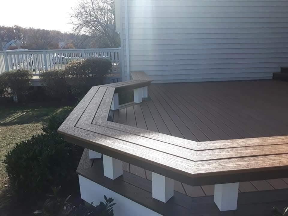 Custom Trex Transcend deck built by Loudoun Decks in Northern Virginia